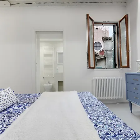 Bacchus By Wonderful Italy * البندقية